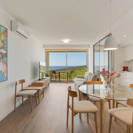 Pool Retreat For Families & Romantic Escapes *