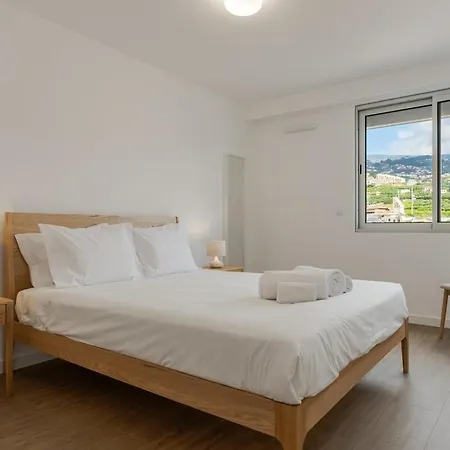 Pool Retreat For Families & Romantic Escapes Apartmán