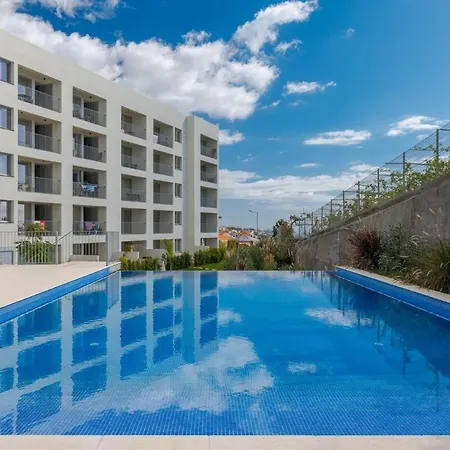 Pool Retreat For Families & Romantic Escapes Apartmán *
