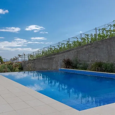 Pool Retreat For Families & Romantic Escapes Apartmán *